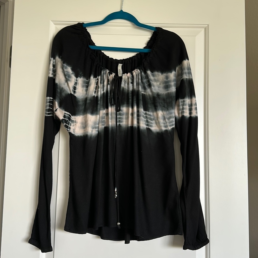 Elan tie dye peasant style top